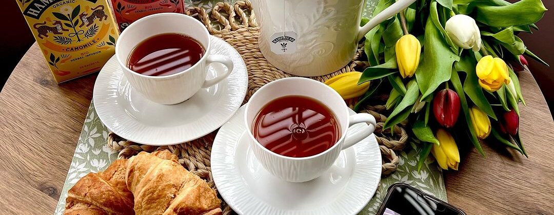Recarga energía después de una semana de trabajo, junto una taza de nuestros tés Hampstead Tea #organicos y #biodynamic